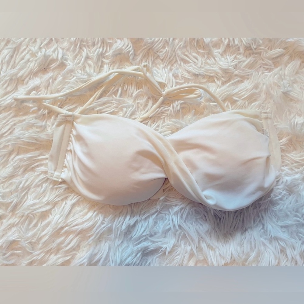 NWOT La Vie En Rose Aqua White Twisted Bandeau Bikini Top. Size S